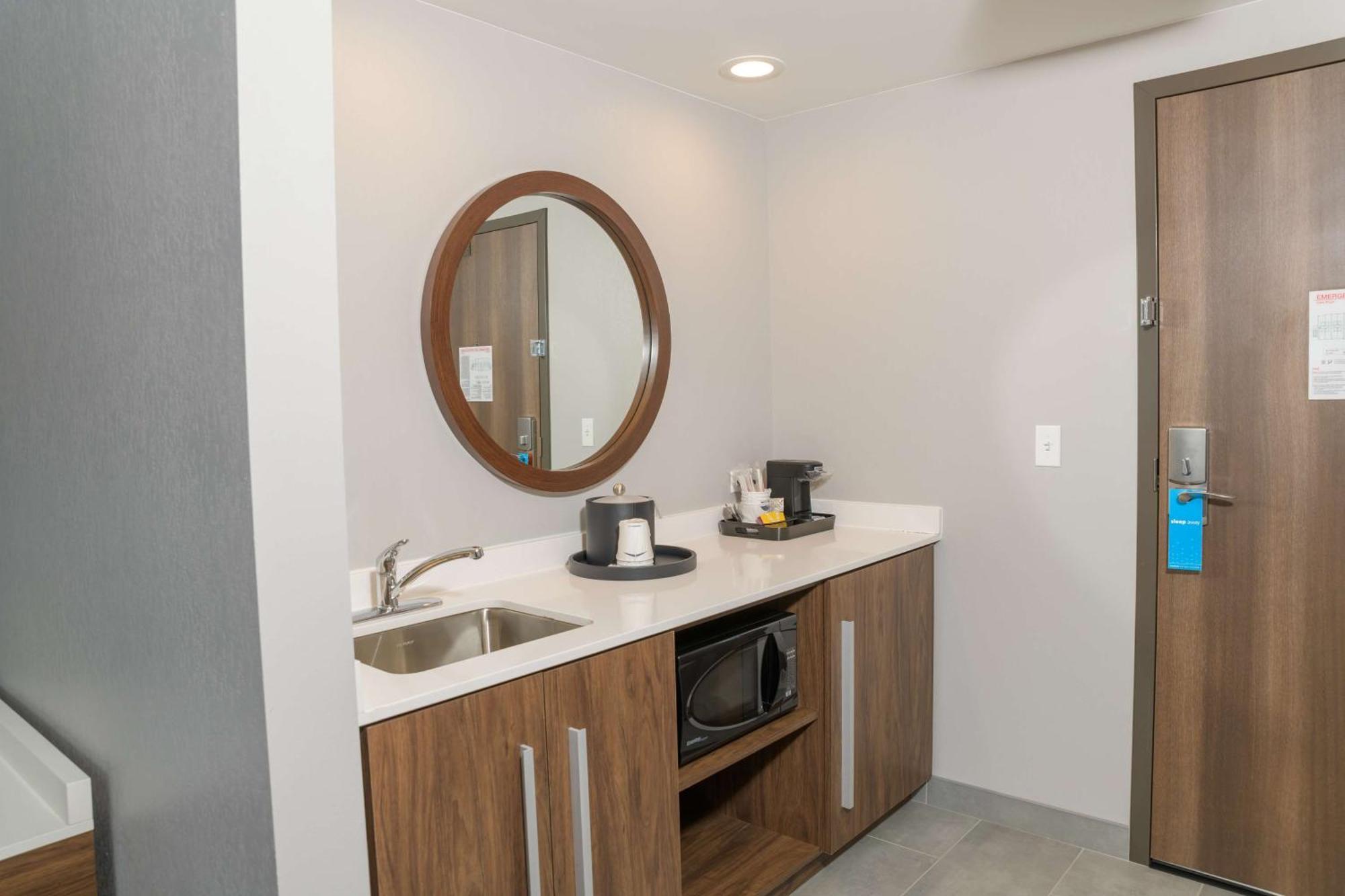 Hampton Inn & Suites Erie Bayfront Eksteriør billede