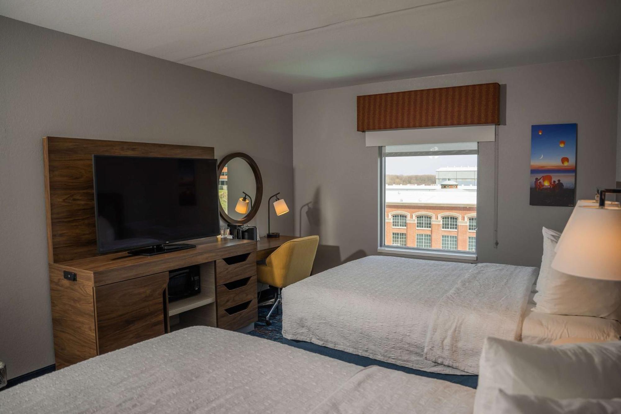 Hampton Inn & Suites Erie Bayfront Eksteriør billede