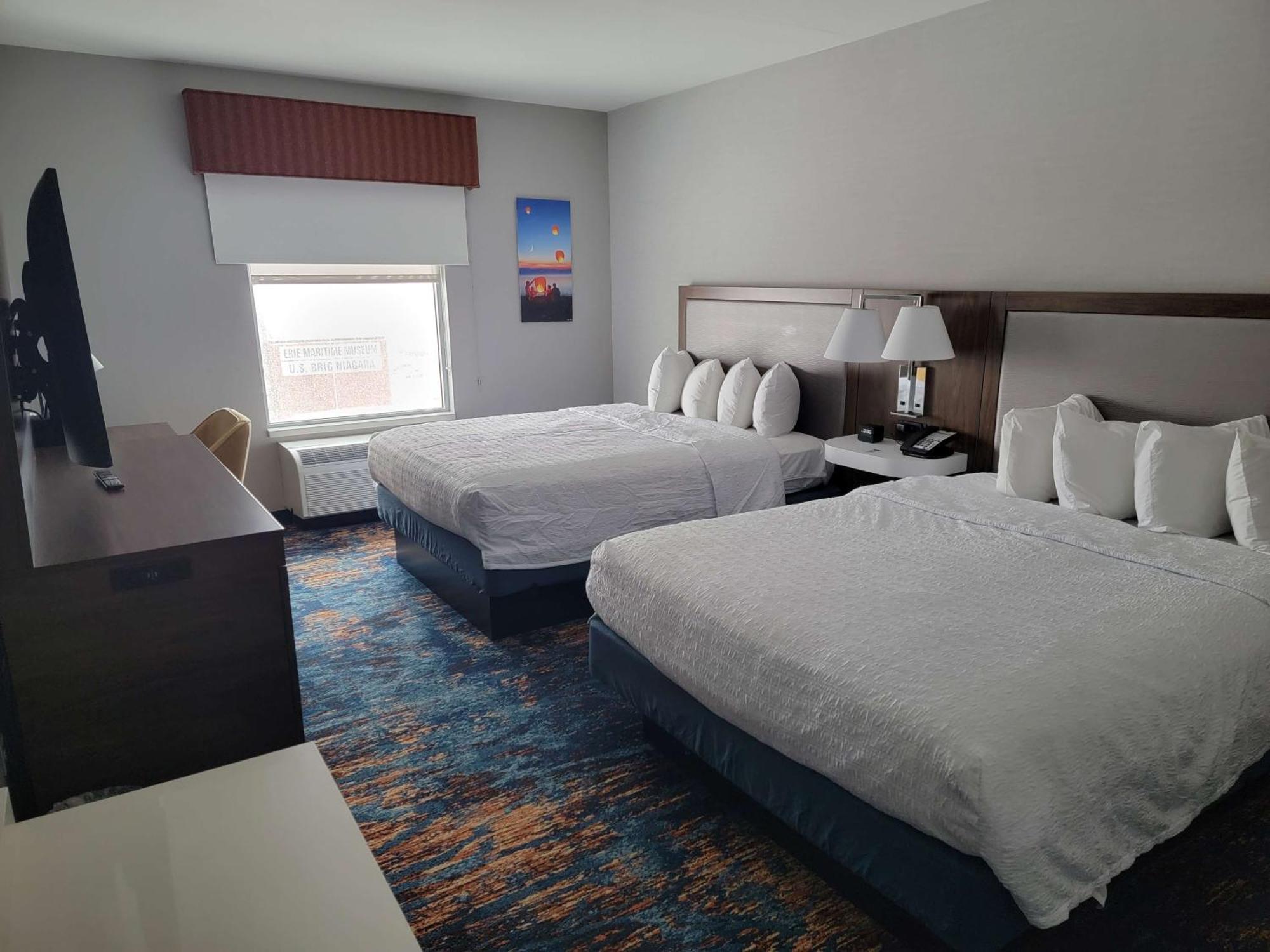 Hampton Inn & Suites Erie Bayfront Eksteriør billede