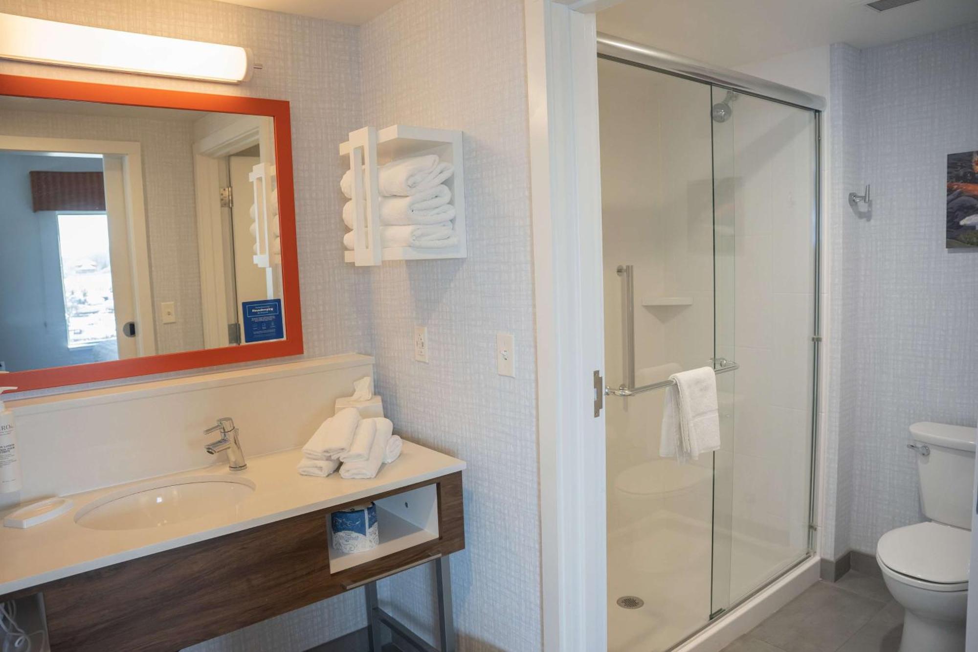 Hampton Inn & Suites Erie Bayfront Eksteriør billede