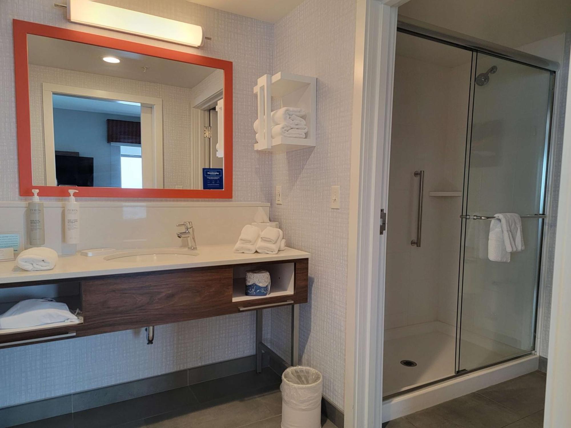 Hampton Inn & Suites Erie Bayfront Eksteriør billede