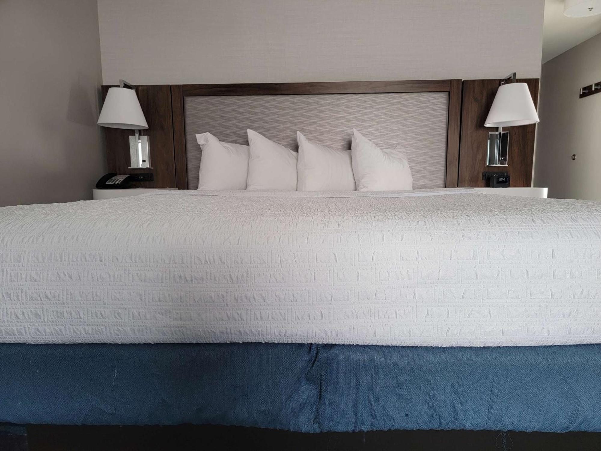 Hampton Inn & Suites Erie Bayfront Eksteriør billede