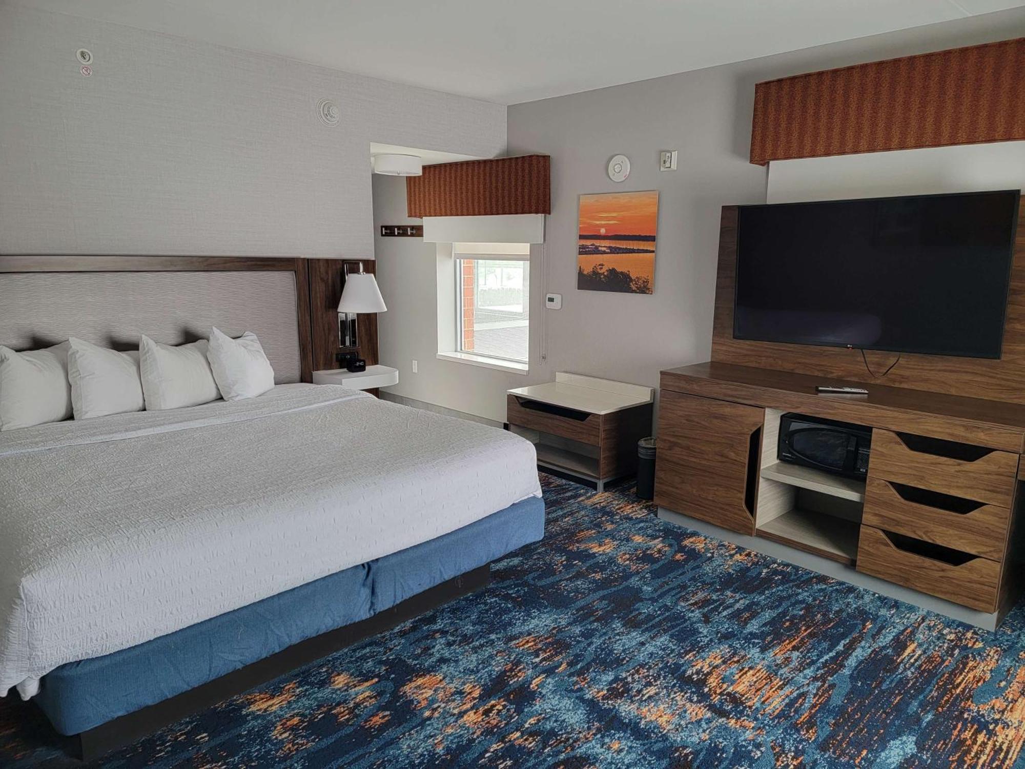 Hampton Inn & Suites Erie Bayfront Eksteriør billede