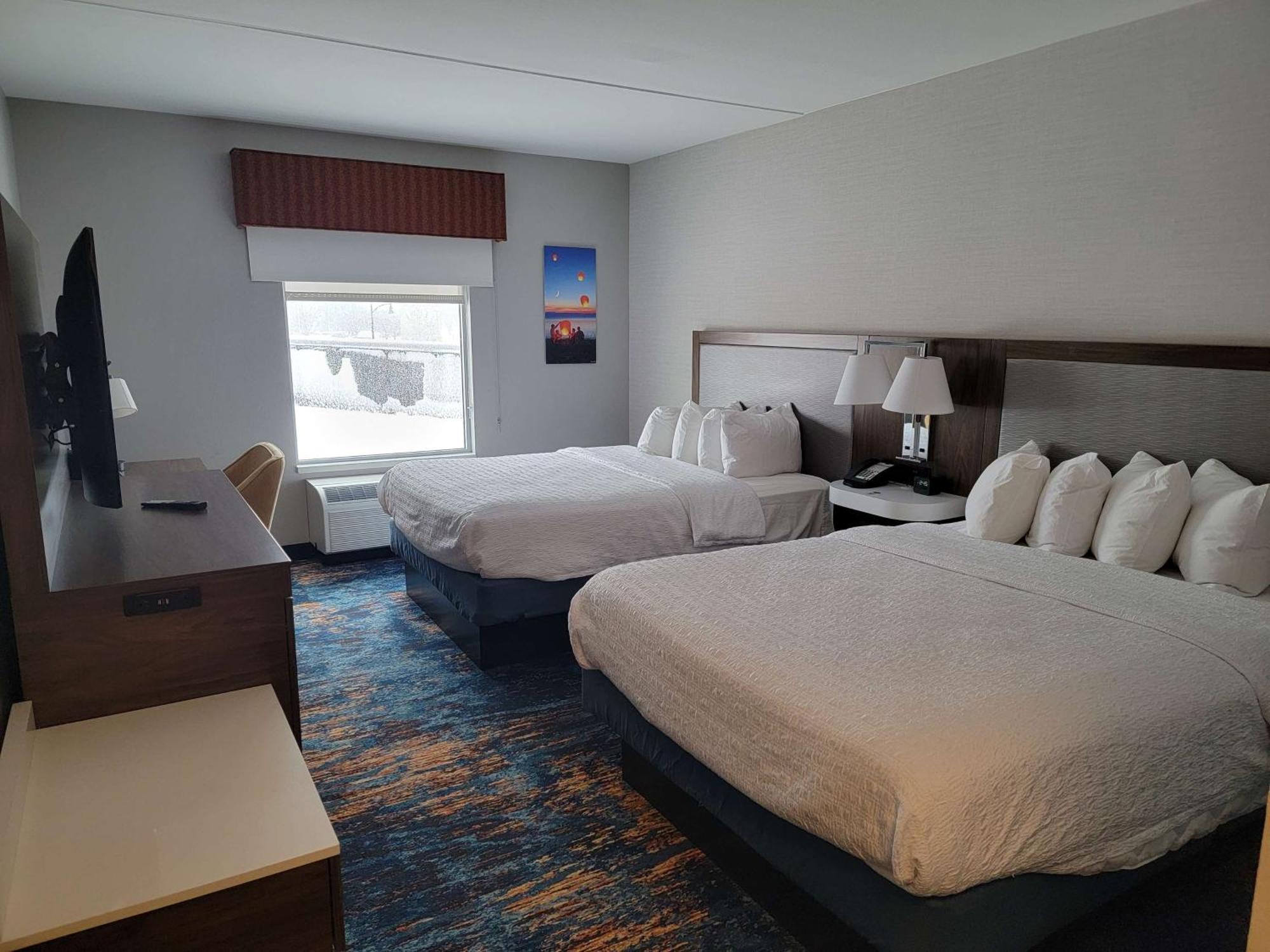 Hampton Inn & Suites Erie Bayfront Eksteriør billede