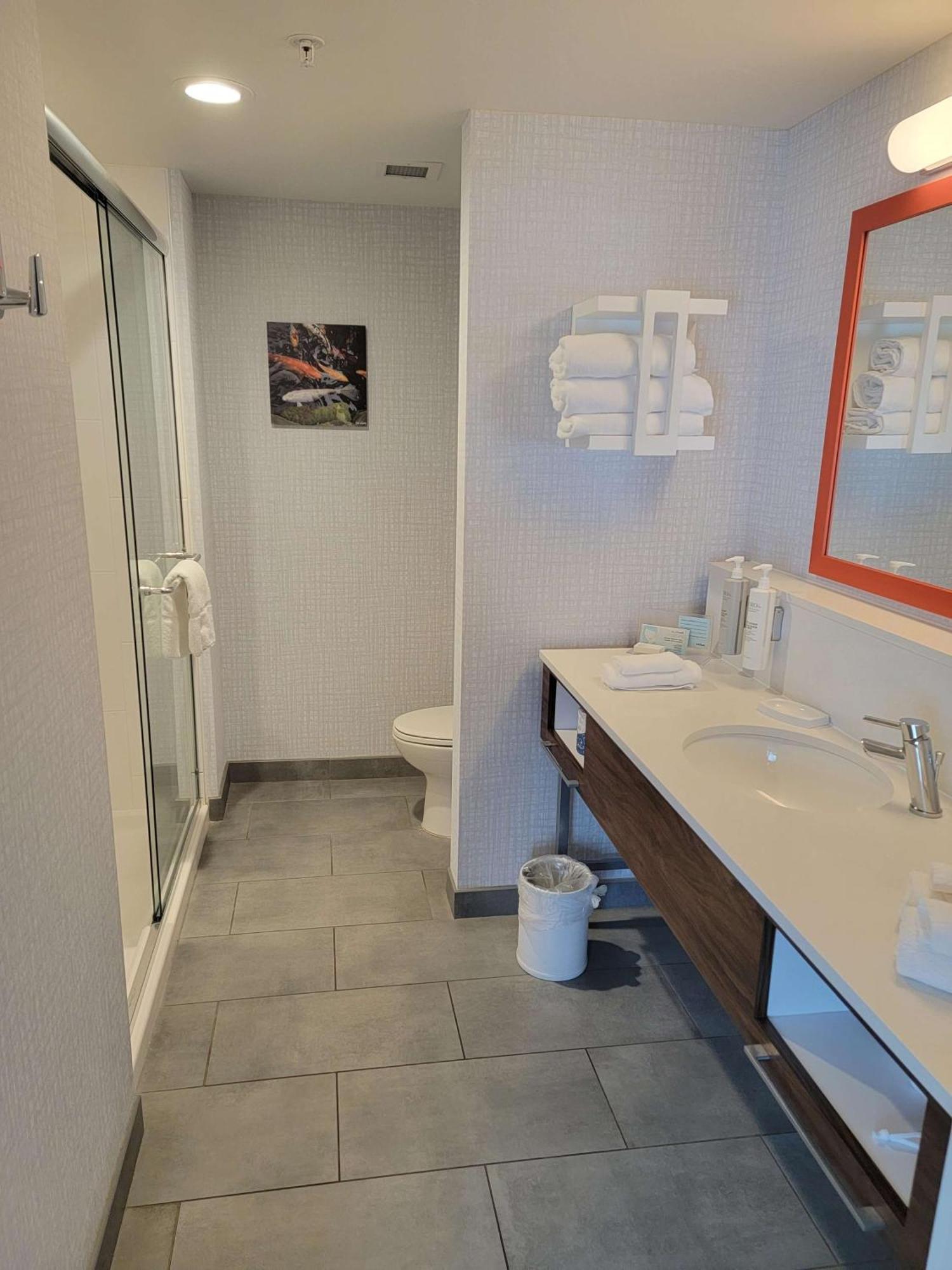 Hampton Inn & Suites Erie Bayfront Eksteriør billede