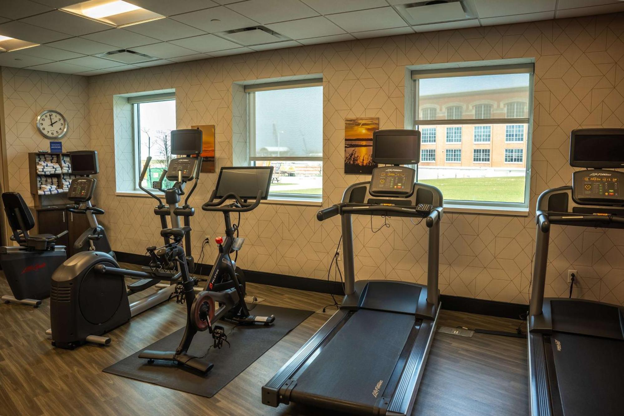Hampton Inn & Suites Erie Bayfront Eksteriør billede