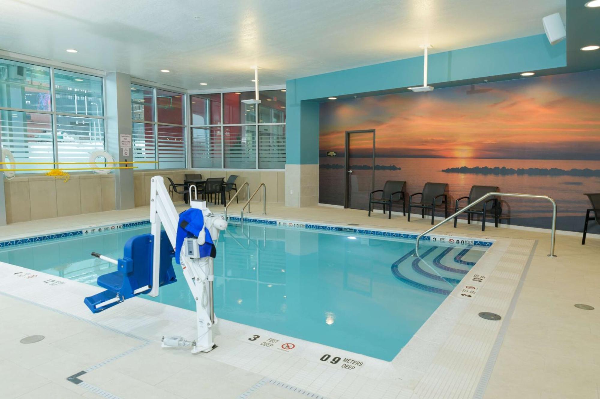 Hampton Inn & Suites Erie Bayfront Eksteriør billede